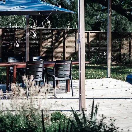 Maison Bleue Est 12 Personnes *