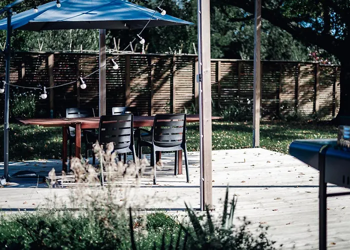 Maison Bleue Est 12 Personnes *